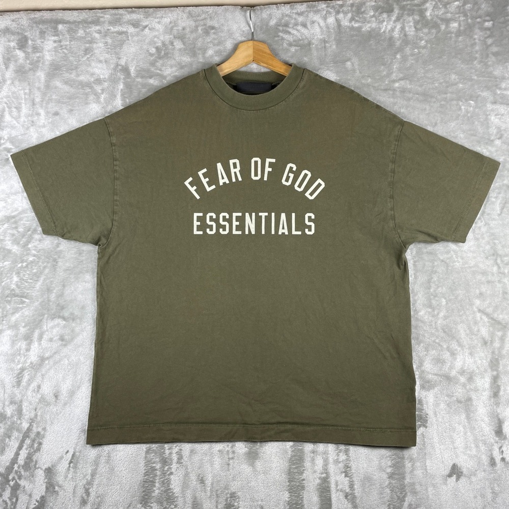 Fear of God Essentials T-Shirt Mens S Green Short Sleeve Graphic Logo Tee
